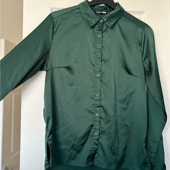 Emerald Green Satin Button-Down Blouse | Fashion Nova | SMALL - Picture 4 of 7